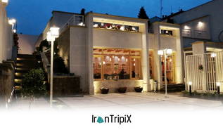 Traditional Telephone House Hotel Saman